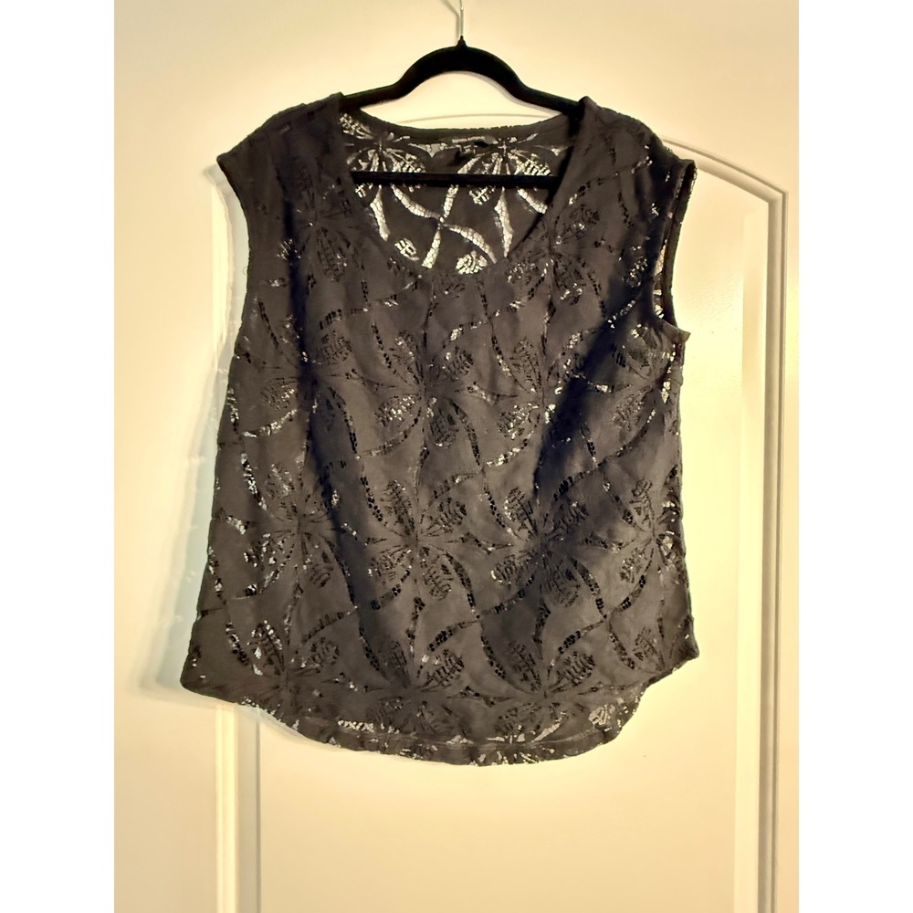 Banana Republic Lace Shell Top Medium Petite Black Floral Sheer Goth Romantic